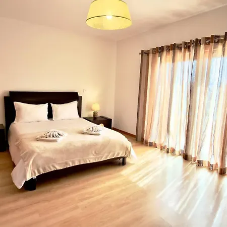 Sunlight Villa • Centro Lourinha • Vista Parque Tatil Evi Lourinhã