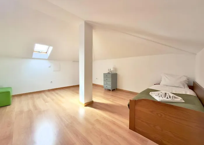 Sunlight Villa • Centro Lourinha • Vista Parque Tatil Evi