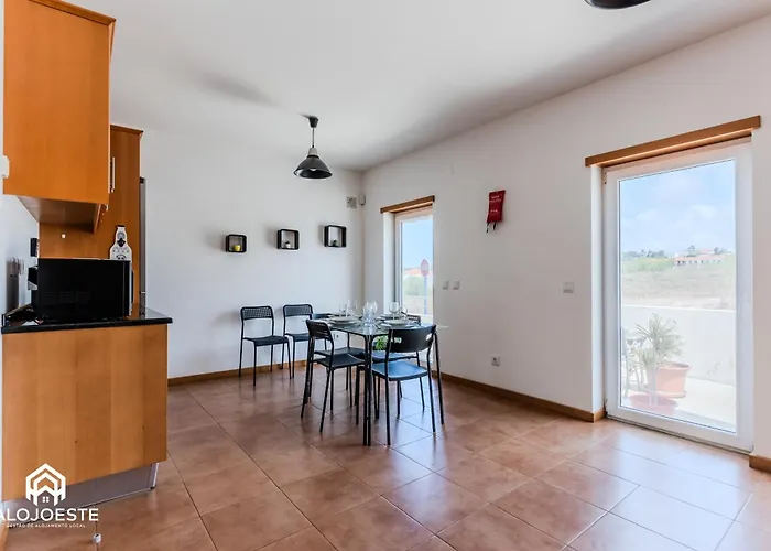 Sunlight Villa • Centro Lourinha • Vista Parque 別荘 *