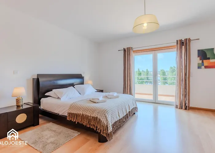 Sunlight Villa • Centro Lourinha • Vista Parque ロウリニャン