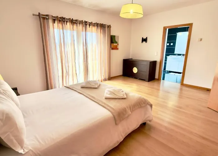 Sunlight Villa • Centro Lourinha • Vista Parque *